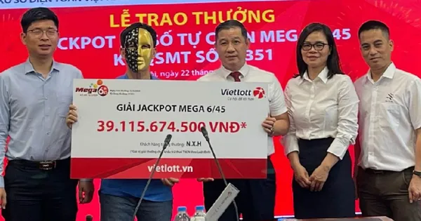 cu-ong-o-ha-noi-trung-doc-dac-vietlott-hon-39-ty-dong