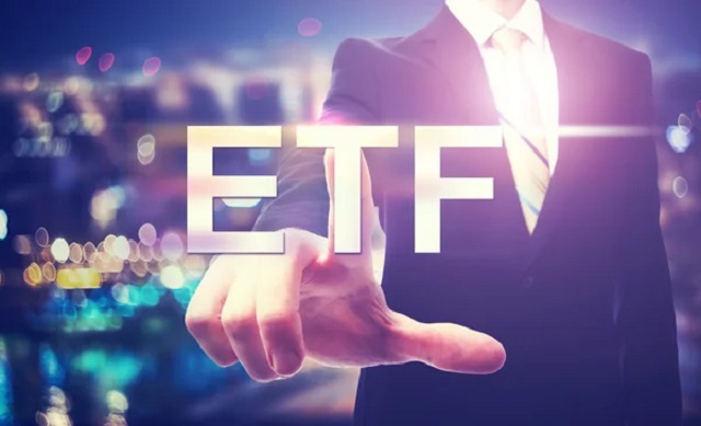 quy-etf-400-tram-trieu-do-mua-rong-manh-truoc-them-cong-bo-review-danh-muc