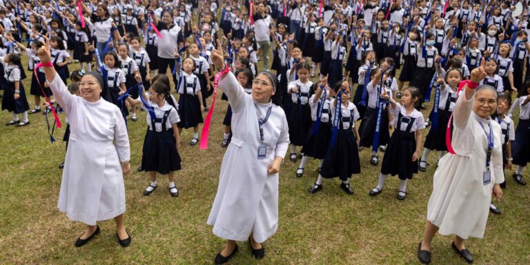 philippines,-singapore-gender-equality-high-in-asia,-but-region-lags-europe:-wef