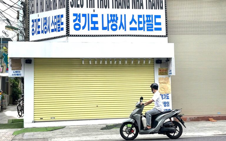 hoat-dong-200%-cong-suat-de-chong-hang-gia