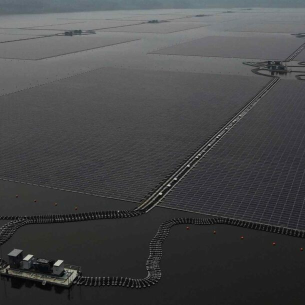 indonesia,-singapore-sign-cross-border-green-power-deal