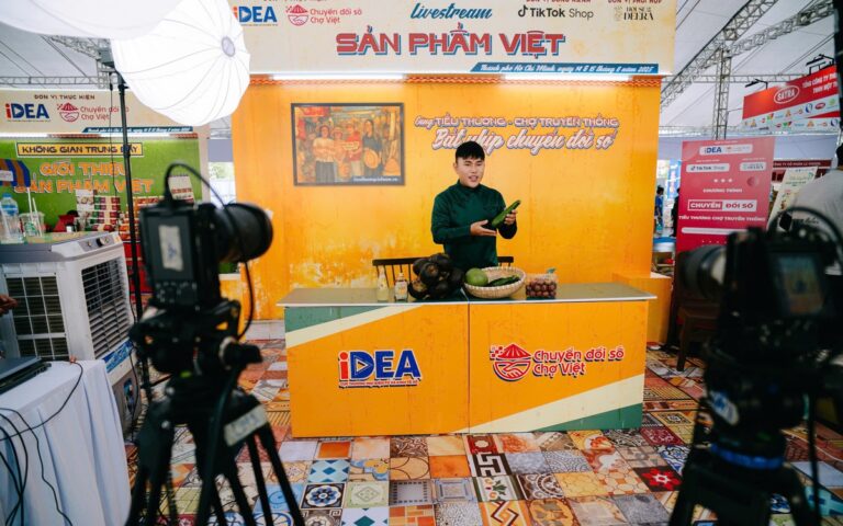 nong-san-viet-‘len-san’,-chot-don-chi-bang-mot-cu-cham