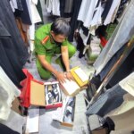 Shop thời trang ở Long An không đăng ký kinh doanh, chứa hơn 4 tấn hàng không giấy tờ