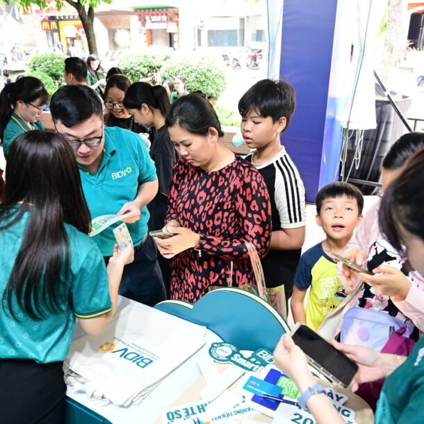 bidv-xuat-hien-an-tuong-trong-ngay-khong-tien-mat-2025