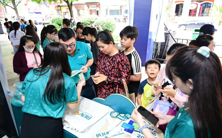 bidv-xuat-hien-an-tuong-trong-ngay-khong-tien-mat-2025