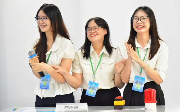 ban-tre-hao-huc-buoc-vao-san-choi-thuc-tien,-dau-tri-tai-chinh