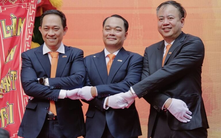 nguoi-viet-o-at-mo-tai-khoan,-quy-ngoai-san-mua-co-phan-cong-ty-chung-khoan