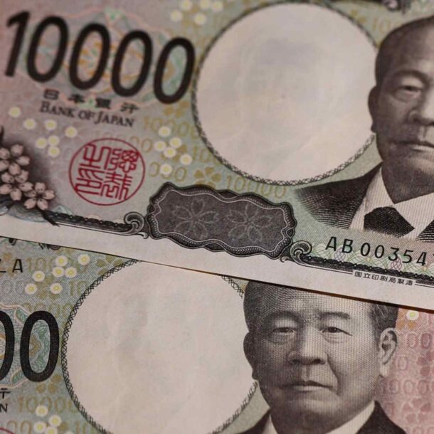 yen-muted-as-boj-decides-on-a-more-gradual-bond-buying-taper