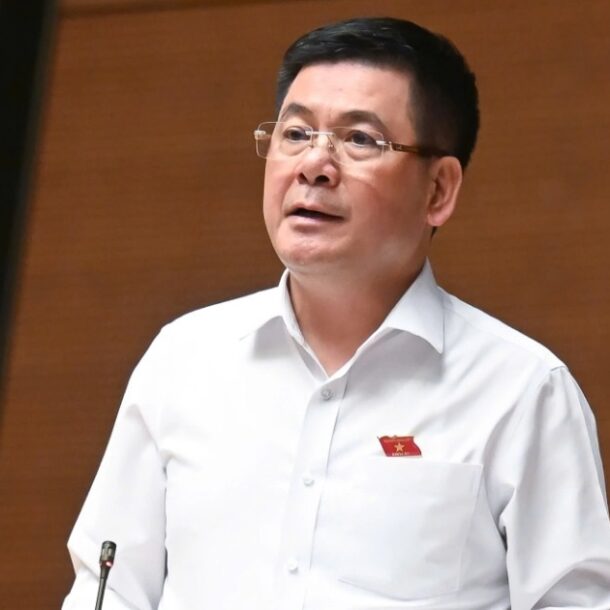 bo-truong-cong-thuong:-“se-xu-ly-viec-loi-dung-livestream-de-ban-hang-gia”