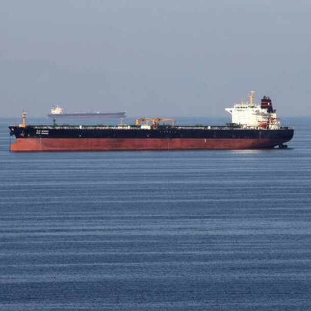 gia-dau-tang-sau-su-co-chay-3-tau-gan-eo-bien-hormuz