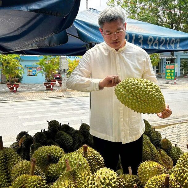 nguyen-tong-lanh-su-trung-quoc-tai-tp.hcm:-de-qua-‘sau-rieng’-thanh-trai-‘vui-chung’