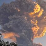 dozens-of-flights-canceled-in-indonesia-after-volcano-erupts