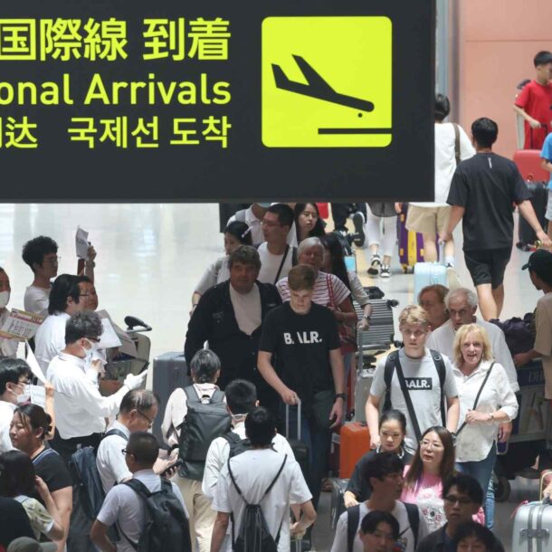 visitors-to-japan-hit-may-record-as-chinese-arrivals-jump-45%