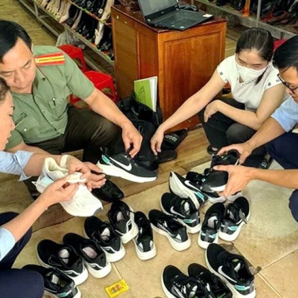 4-tru-cot-chong-hang-gia,-hang-dom