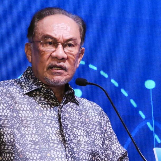 malaysia’s-anwar-pitches-joint-economic-zone-with-singapore