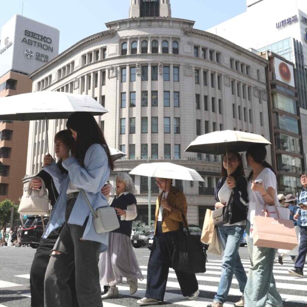 japan-on-high-alert-as-scorching-weather-assails-elderly