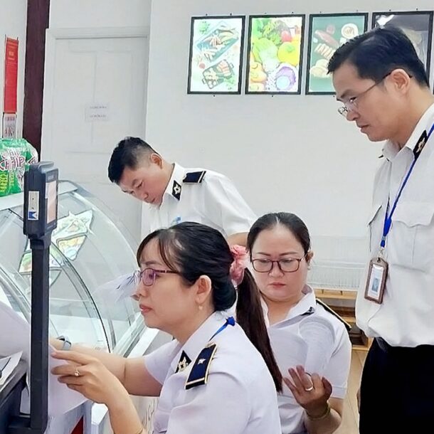 binh-duong-kiem-tra-dot-xuat-9-cua-hang-cua-cong-ty-c.p-viet-nam