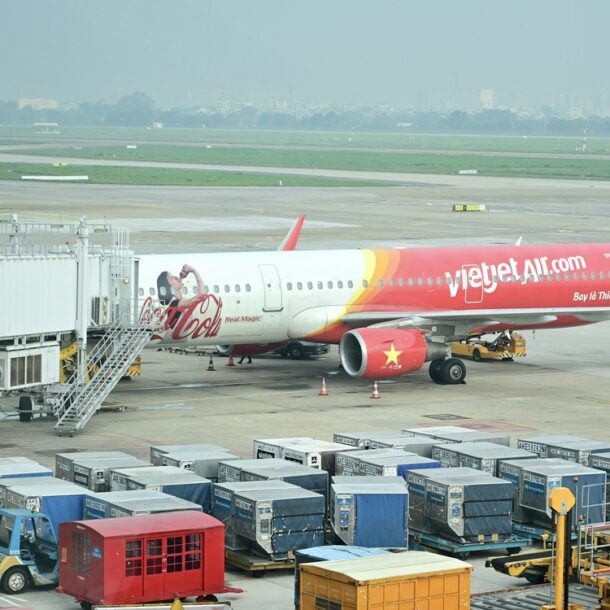 vietjet-air-cho-khach-quoc-te-kiem-nhieu-tien-hon-ban-ve-trong-nuoc