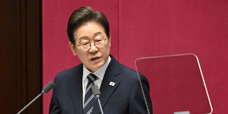 south-korea’s-lee-pushes-stimulus-package-to-revive-main-street