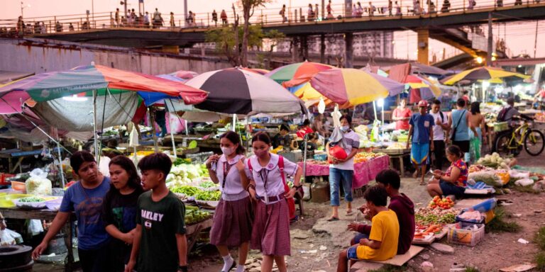 philippines-downgrades-2025-gdp-growth-target-to-55-6.5%