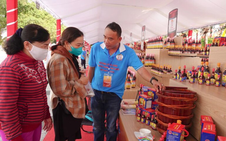 khai-mac-festival-nuoc-mam-phu-quoc-truyen-thong-tram-nam-lan-1