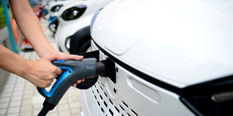 china-tightens-ev-battery-safety-rules,-led-by-catl-and-byd