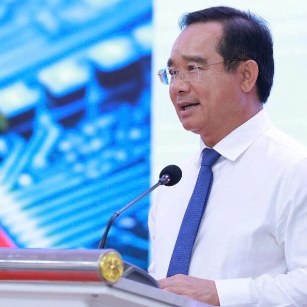 chu-tich-tphcm:-hoan-thien-the-che-de-phat-trien-khoa-hoc-va-cong-nghe