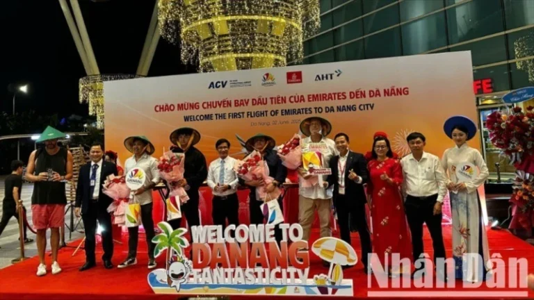 chinh-thuc-khai-thac-duong-bay-ket-noi-dubai-da-nang