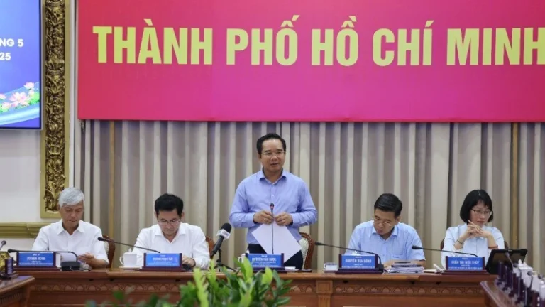 thanh-pho-ho-chi-minh:-nhieu-chi-tieu-kinh-te-xa-hoi-cao-hon-cung-ky