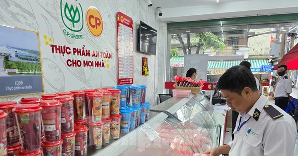 diem-danh-cua-hang-ban-thit-cua-cong-ty-c.p-o-can-tho-vua-bi-kiem-tra