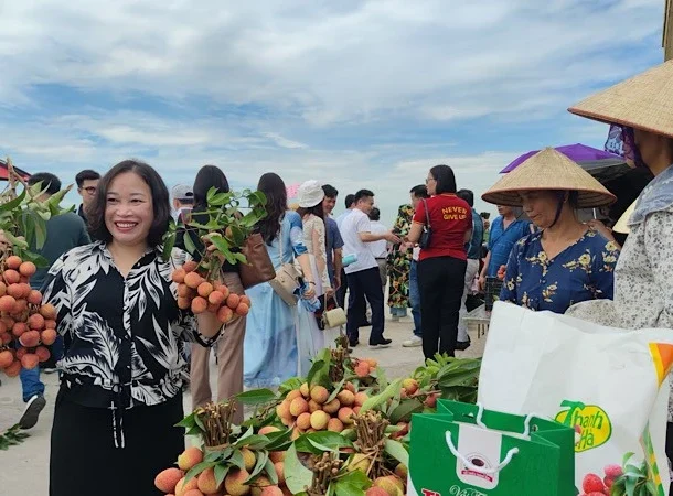 hai-duong-tang-cuong-xuc-tien-thuong-mai-tieu-thu-vai-thieu-bang-nhieu-hinh-thuc-moi
