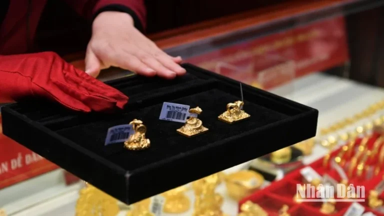 gia-vang-ngay-4/6:-vang-mieng-sjc-xuong-muc-117,2-trieu-dong/luong