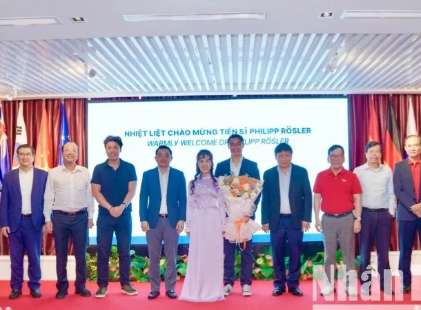 tien-si-philipp-rosler,-nguyen-pho-thu-tuong-duc-gia-nhap-vietjet