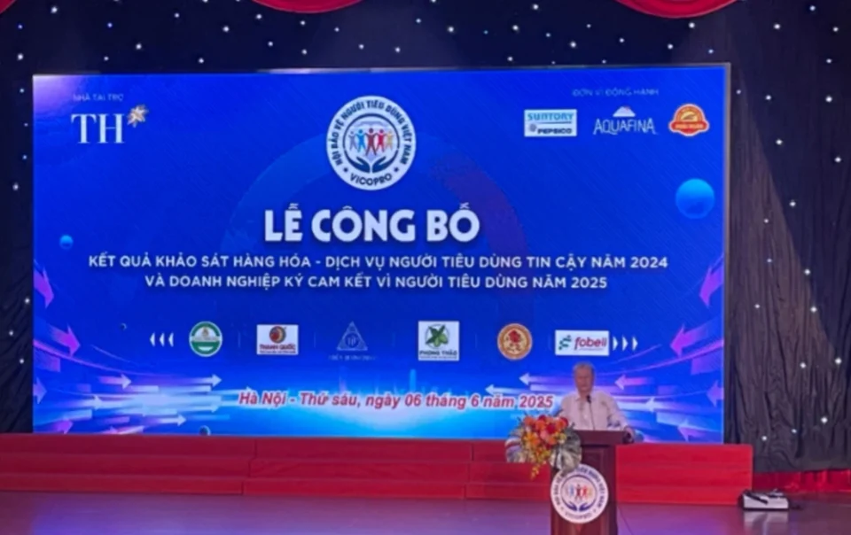 vinh-danh-top-50-va-top-100-hang-hoa,-dich-vu-duoc-nguoi-tieu-dung-tin-cay