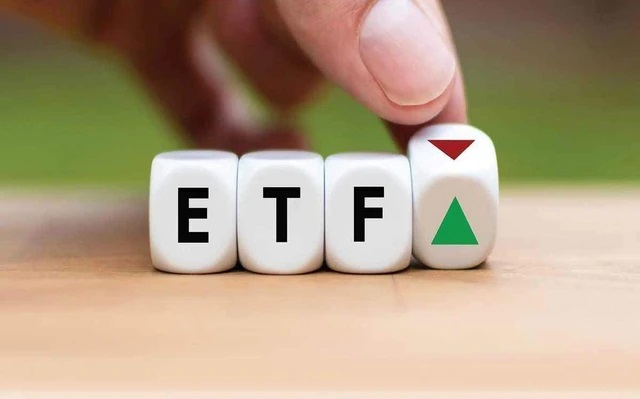 quy-etf-ngoai-ban-manh-co-phieu-sau-khi-ket-qua-review-co-hieu-luc