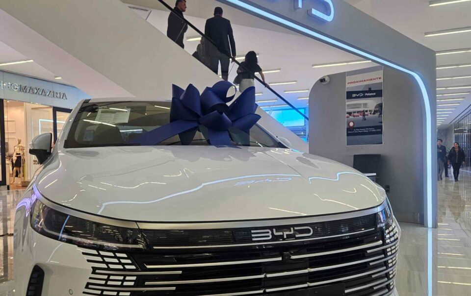 mexico-blocks-byd-ev-factory,-putting-us-tariff-talks-first