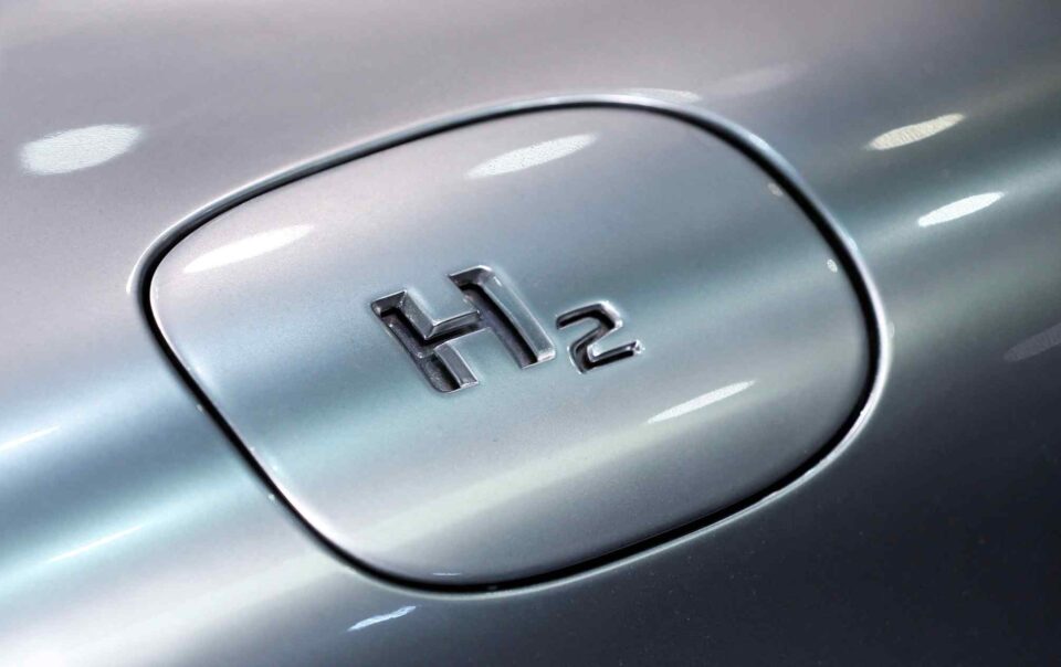 mitsubishi-gas-chemical-to-buy-into-aussie-hydrogen-miner