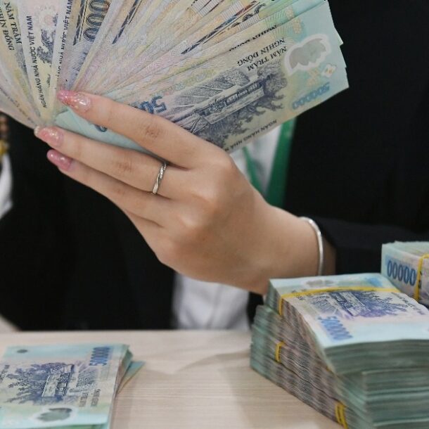 gui-tien-ngan-hang-nao-nhan-lai-suat-cao-nhat-thang-7?