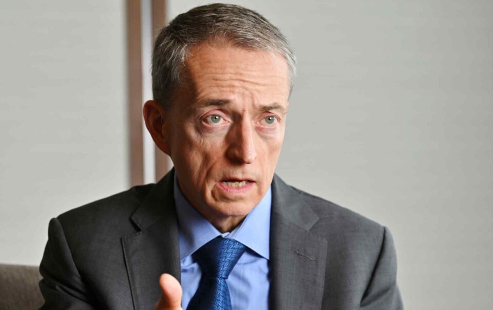 ex-intel-ceo-says-us-manufacturing-needs-long-term-‘patient-capital’