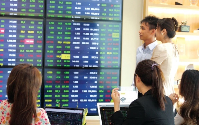 vn-index-tiep-tuc-di-len,-so-luong-tai-khoan-chung-khoan-tang-manh-nhat-10-thang