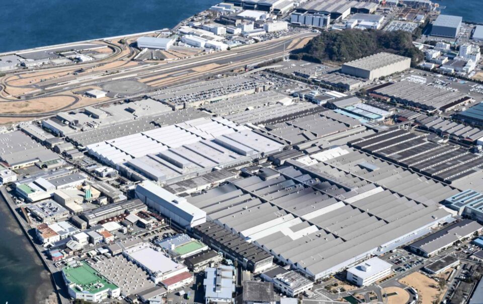 nissan,-foxconn-discuss-collaborating-on-ev-production-in-japan