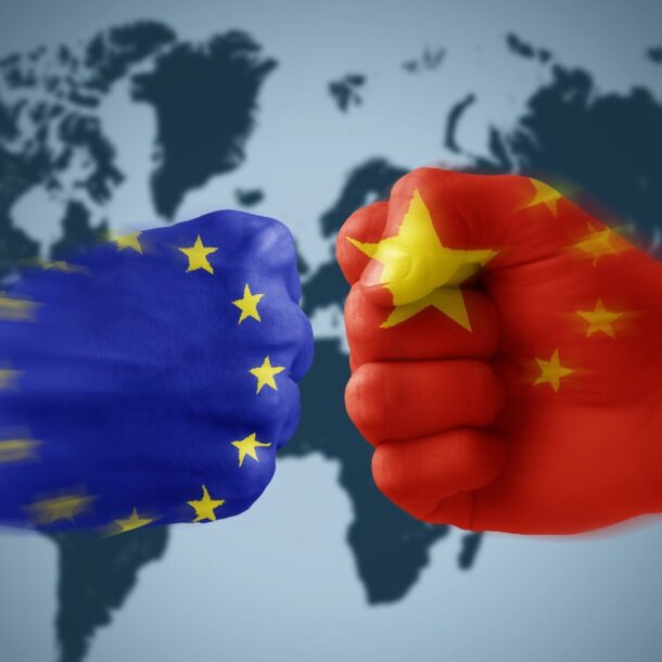 trung-quoc-dap-tra-eu,-han-che-hop-dong-mua-sam-thiet-bi-y-te