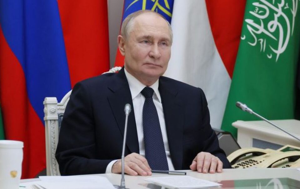 ong-putin:-nhom-brics-da-vuot-mat-g7-‘chiem-40%-nen-kinh-te-toan-cau’
