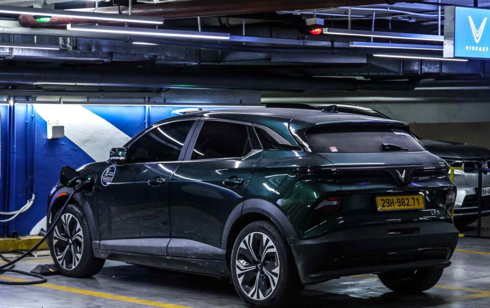vinfast-charging-ports-operator-expands-in-vietnam,-indonesia-and-philippines