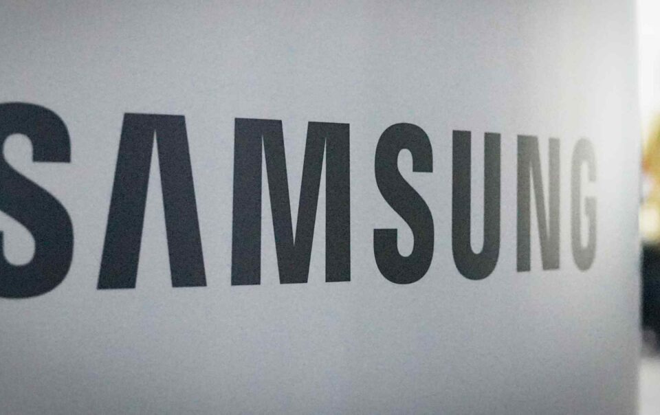 samsung-posts-earnings-shock-as-profit-plunges-56%-in-q2