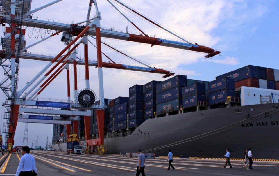 vietnam’s-us-trade-surplus-grows-to-$62bn-in-1st-half-of-2025