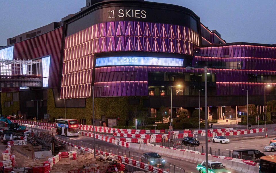 hong-kong-banks-tighten-credit-as-bad-property-loans-grow