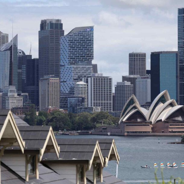 australian-real-estate-lures-investors-seeking-alternative-income