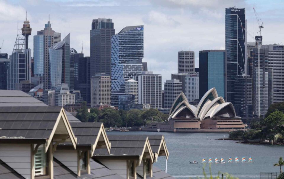 australian-real-estate-lures-investors-seeking-alternative-income