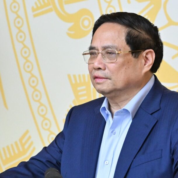 thu-tuong-hop-ban-kich-ban-tang-truong,-dat-muc-tieu-8,3-8,5%